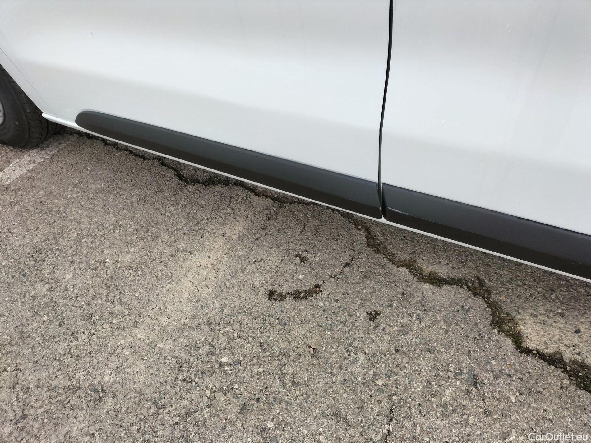  Opel  Vivaro OPEL  / 2019 / 4P / combi 1.5 Diésel 88kW (120CV) M Std Express #8