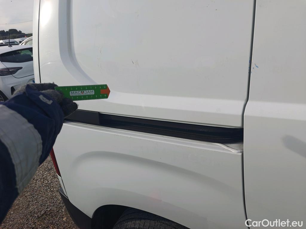  Citroen  Berlingo CITROEN  / 2018 / 4P / furgón derivado de turismo Talla M BlueHDi 130 CLUB #31