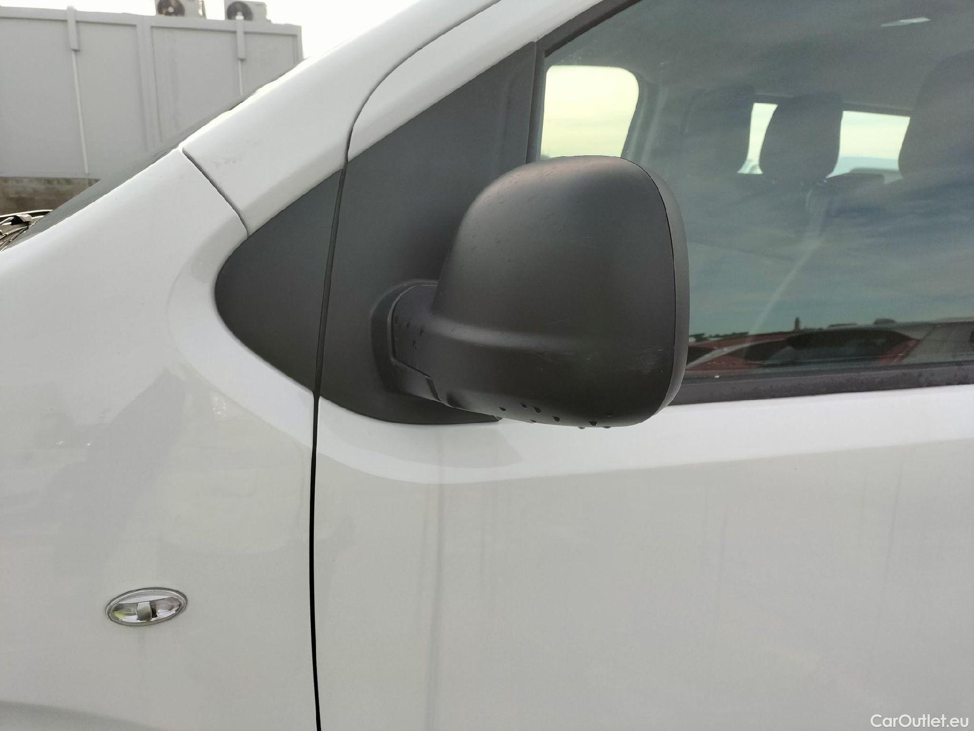  Opel  Vivaro OPEL  / 2019 / 4P / combi 1.5 Diésel 88kW (120CV) M Std Express #5