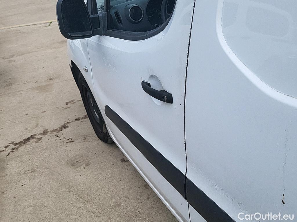  Citroen  Berlingo CITROEN  / 2015 / 3P / furgón derivado de turismo BlueHDi 74KW (100CV) #24