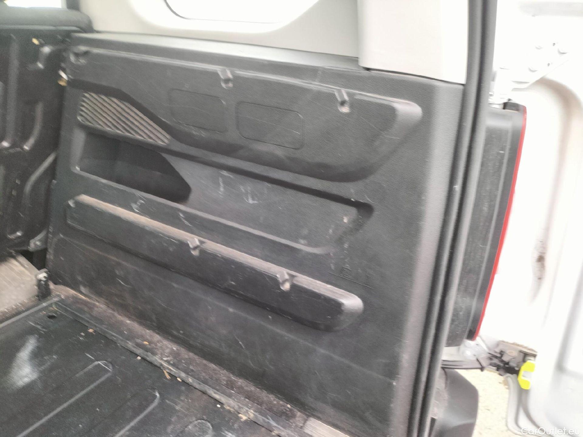  Opel  Combo OPEL  Life / 2018 / 4P / combi 1.5 TD 75kW Business Edition L1 N1 #35