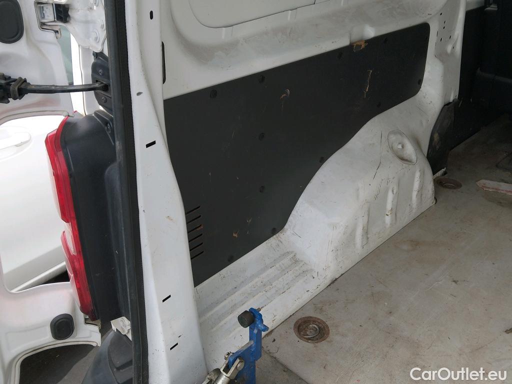  Citroen  Jumpy CITROEN  / 2016 / 4P / furgón DC Abatib Talla XL BlueHDi 120 Control  RAMPA DE ACCESO #8