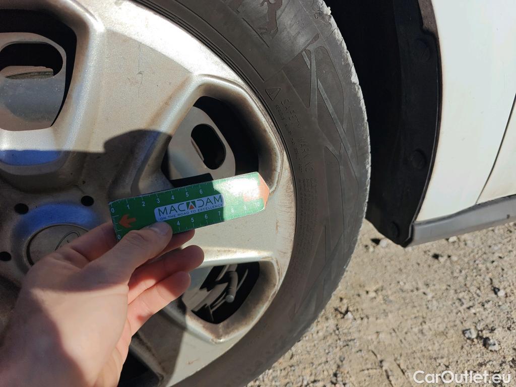  Ford  Transit FORD  Courier/2014/4P/furgón der.turis Van 1.5 TDCi 75kW Trend #41