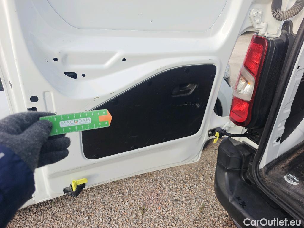  Citroen  Berlingo CITROEN  / 2018 / 4P / furgón derivado de turismo Talla M BlueHDi 130 CLUB #23