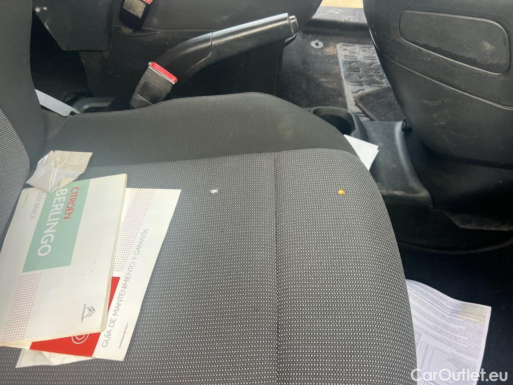  Citroen  Berlingo CITROEN  / 2018 / 4P / combi Talla M BlueHDi 100 S&S LIVE (AC) #40