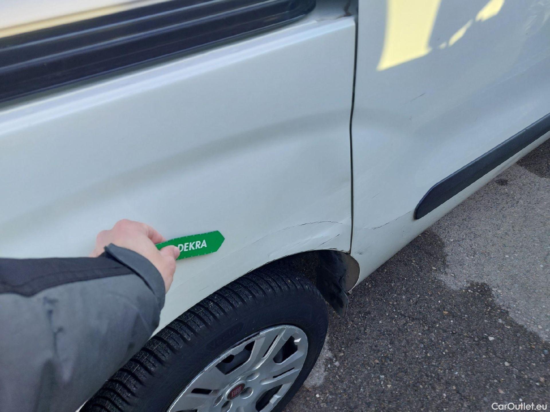  Fiat  Doblo FIAT Doblò Cargo/2015/4P/furgón derivado de turismo Cargo SX 1.3 Mjet 70 kW (95 CV) #39