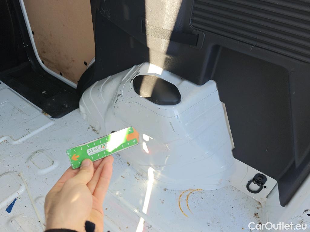  Ford  Transit FORD  Courier/2014/4P/furgón der.turis Van 1.5 TDCi 75kW Trend #17