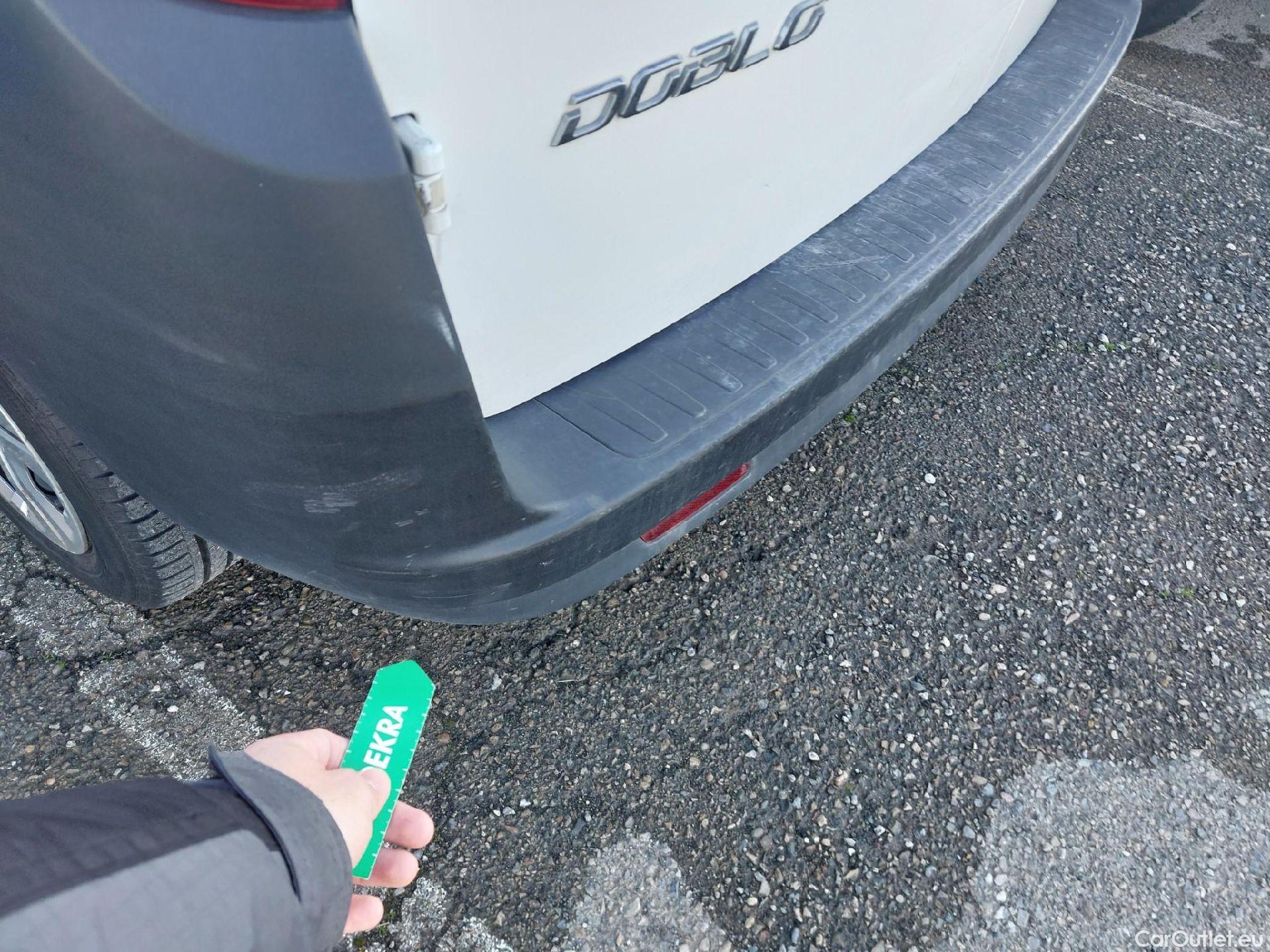  Fiat  Doblo FIAT Doblò Cargo/2015/4P/furgón derivado de turismo Cargo SX 1.3 Mjet 70 kW (95 CV) #31