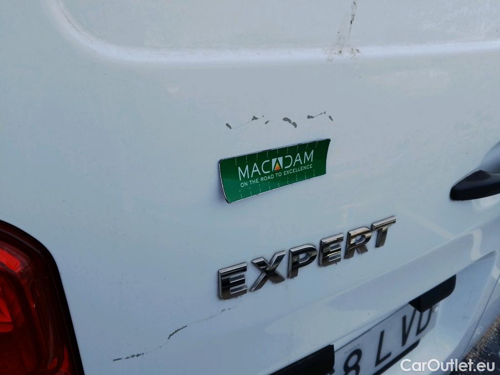  Peugeot  Expert PEUGEOT  / 2016 / 4P / furgón Furgón Premium 1.5 BlueHDi 100 Standard (AC) #18