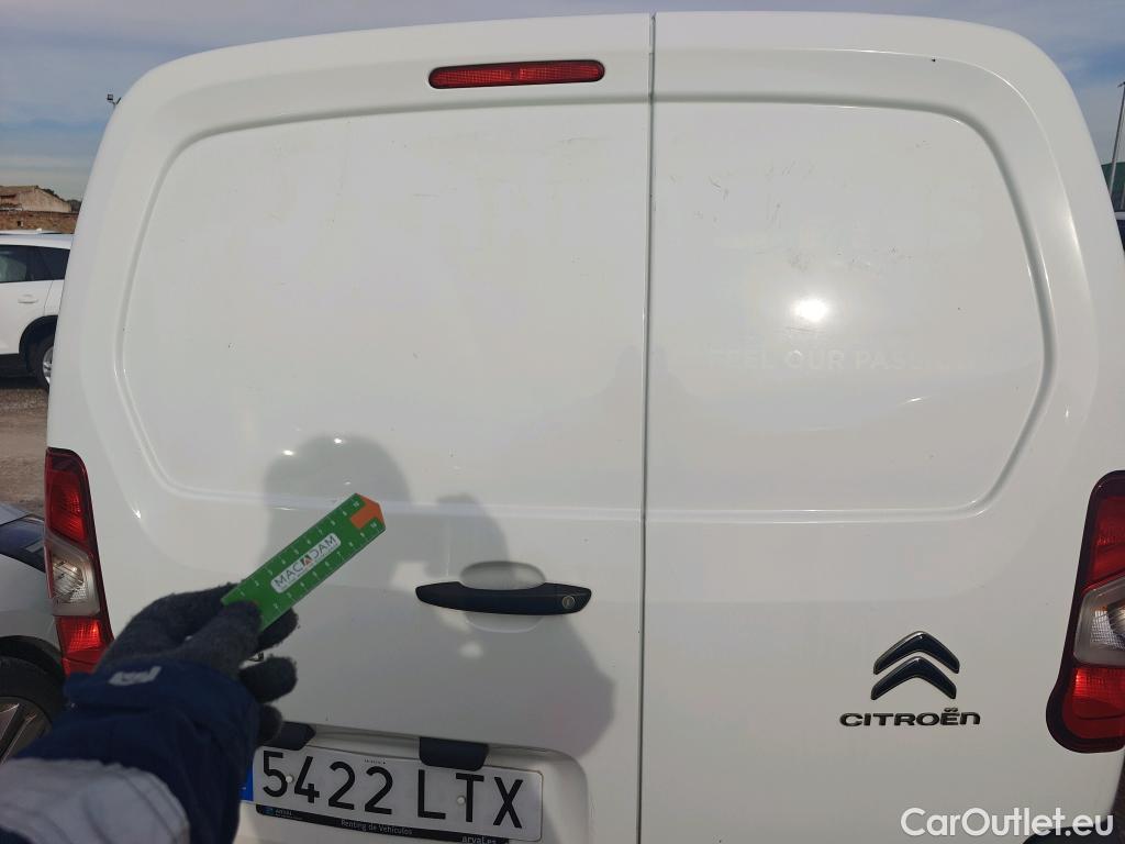  Citroen  Berlingo CITROEN  / 2018 / 4P / furgón derivado de turismo Talla M BlueHDi 130 CLUB #13