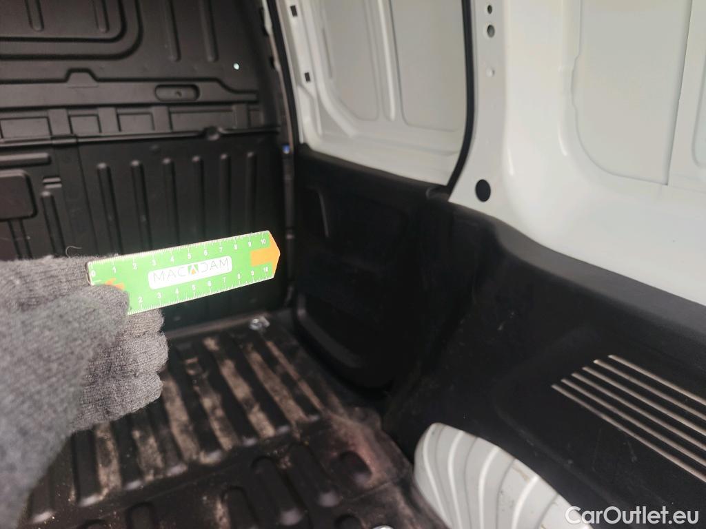  Citroen  Berlingo CITROEN  / 2018 / 4P / furgón derivado de turismo Talla M BlueHDi 130 CLUB #19