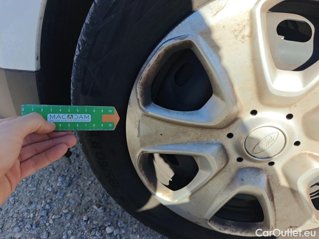  Ford  Transit FORD  Courier/2014/4P/furgón der.turis Van 1.5 TDCi 75kW Trend #39