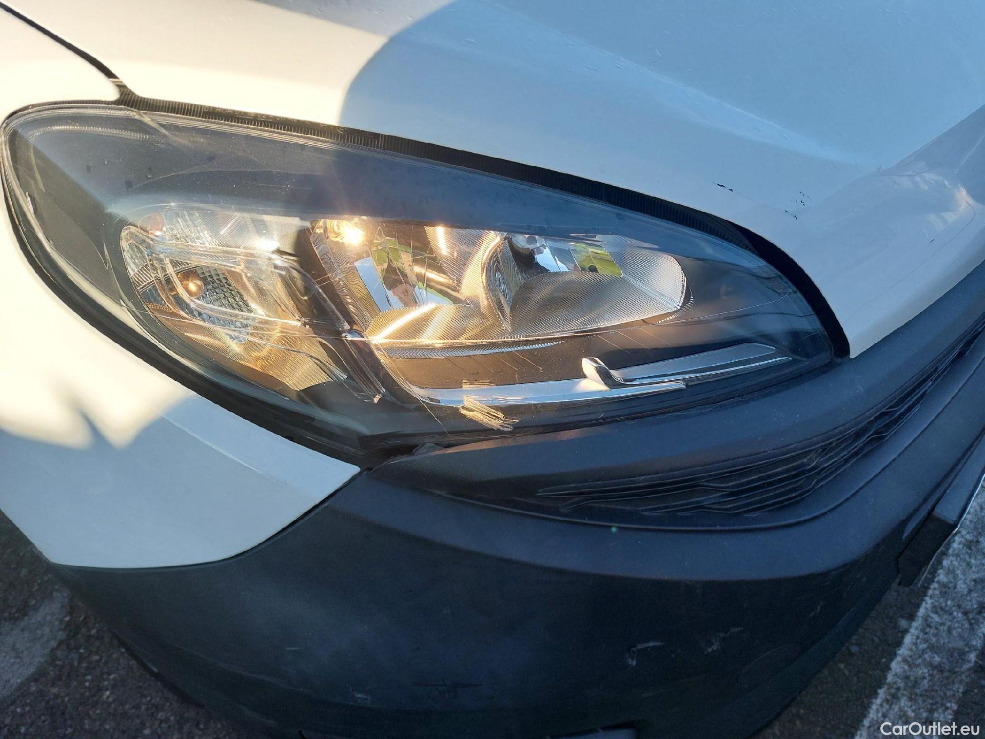  Fiat  Doblo FIAT Doblò Cargo/2015/4P/furgón derivado de turismo Cargo SX 1.3 Mjet 70 kW (95 CV) #10