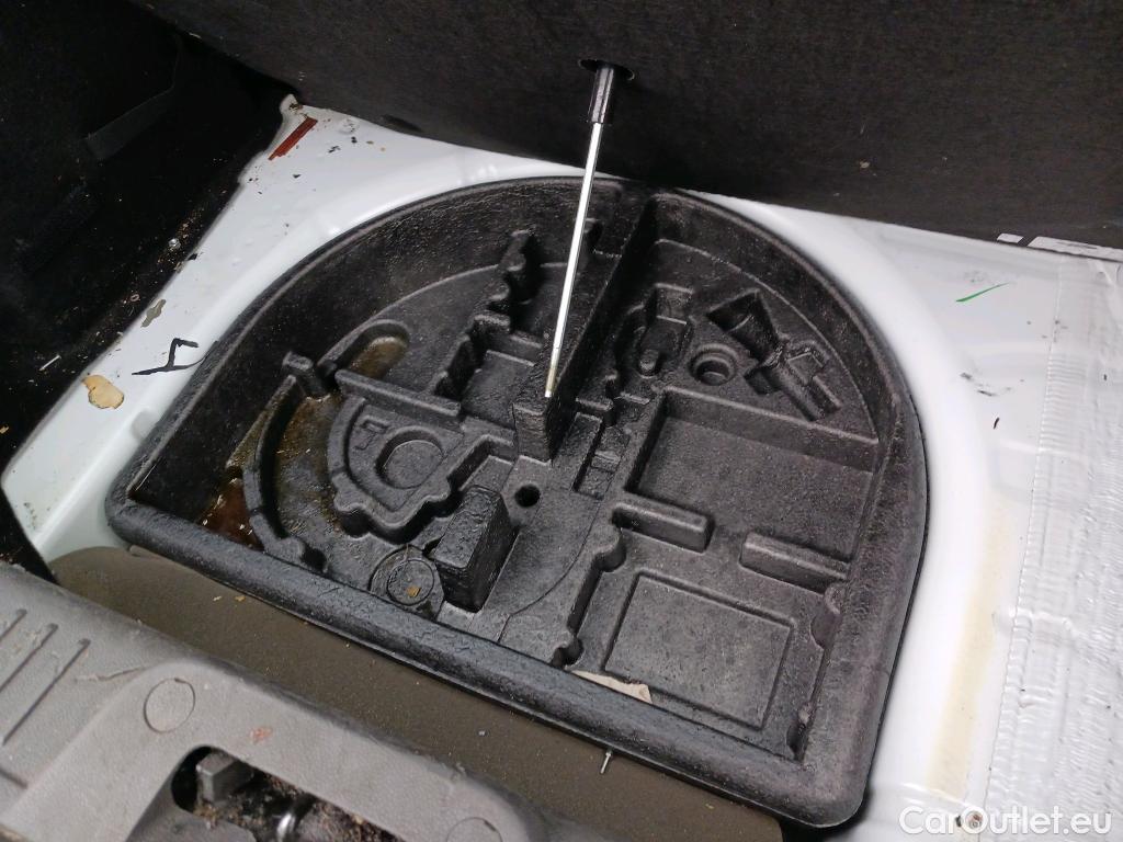  Ford  Fiesta FORD  VAN VU 3p 6G berlina comerci 1.5 TDCi 75cv #18