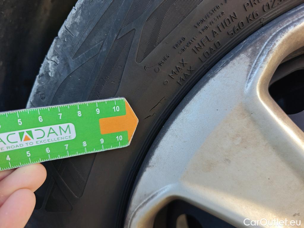  Ford  Transit FORD  Courier/2014/4P/furgón der.turis Van 1.5 TDCi 75kW Trend #36