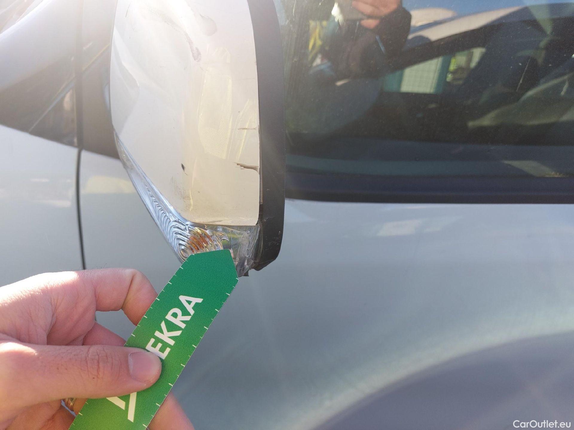  Fiat  Doblo FIAT Doblò Cargo/2015/4P/furgón derivado de turismo Cargo SX 1.3 Mjet 70 kW (95 CV) #22