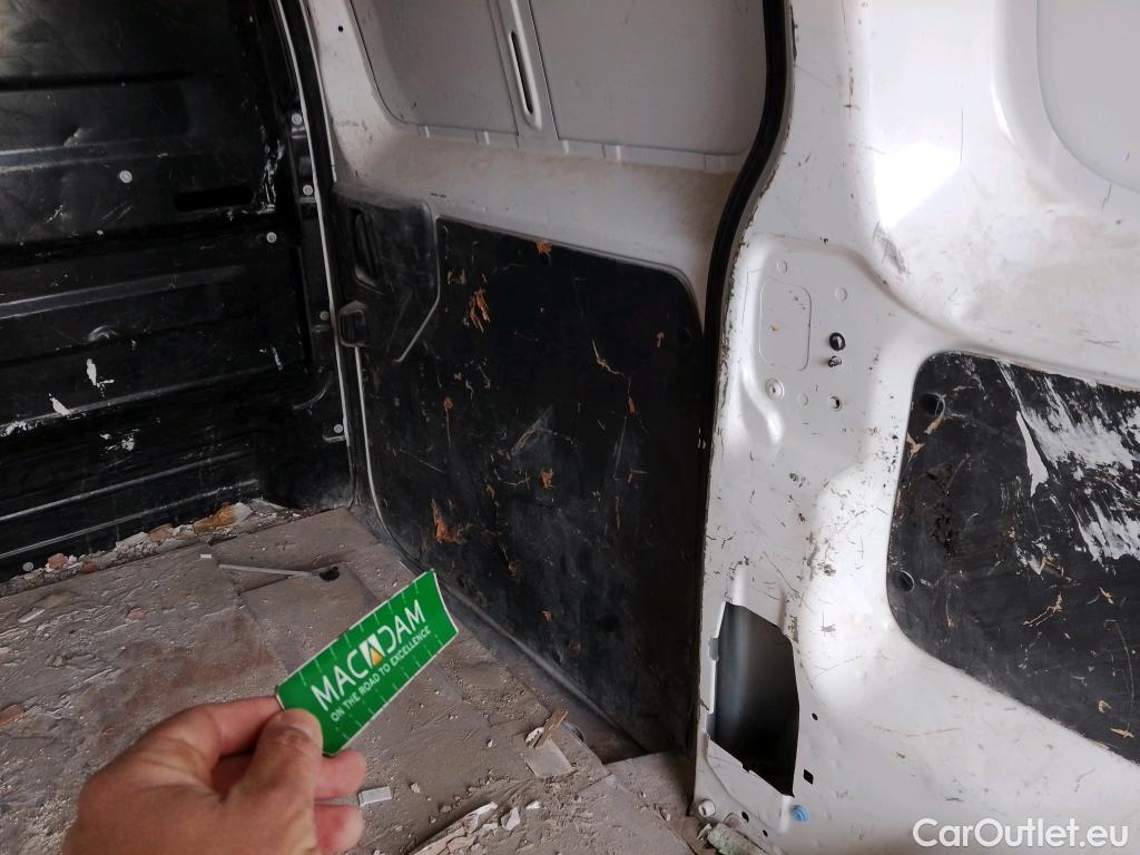  Peugeot  Expert PEUGEOT  / 2016 / 4P / furgón Furgón Premium 1.5 BlueHDi 100 Standard (AC) #22