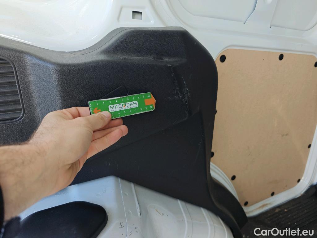  Ford  Transit FORD  Courier/2014/4P/furgón der.turis Van 1.5 TDCi 75kW Trend #53