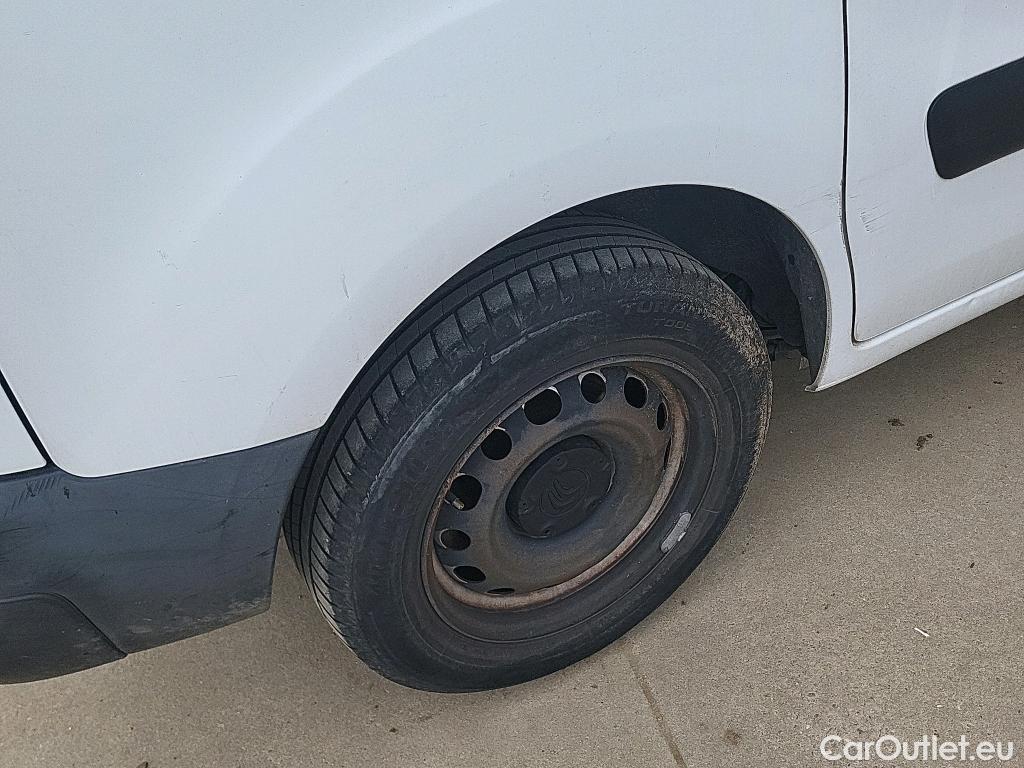  Citroen  Berlingo CITROEN  / 2015 / 3P / furgón derivado de turismo BlueHDi 74KW (100CV) #51