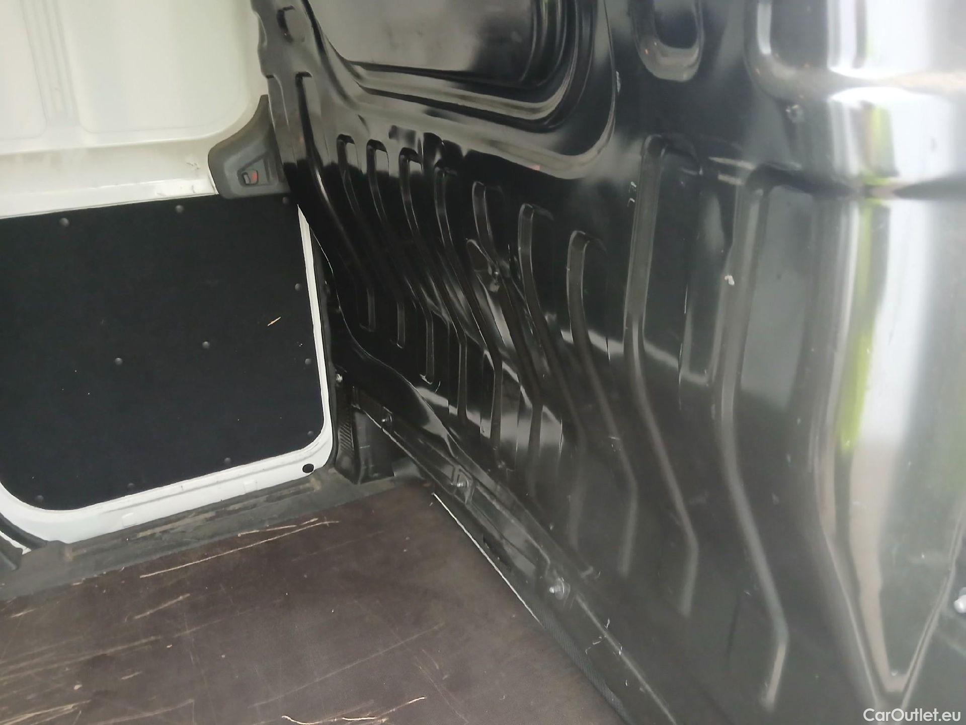  Nissan  NV200 NISSAN  VU 5p 1G furgón 1.5dCi 81kW (110CV) COMFORT #33