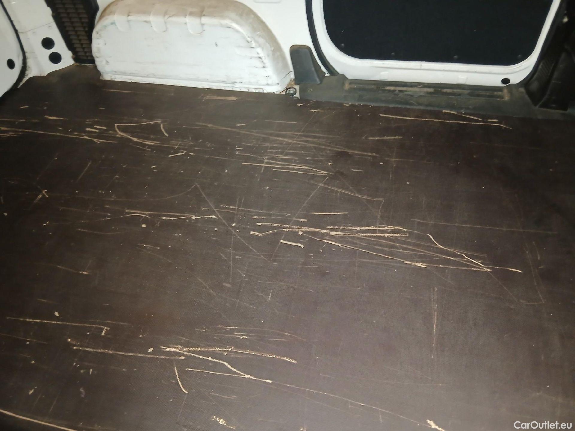  Nissan  NV200 NISSAN  VU 5p 1G furgón 1.5dCi 81kW (110CV) COMFORT #29