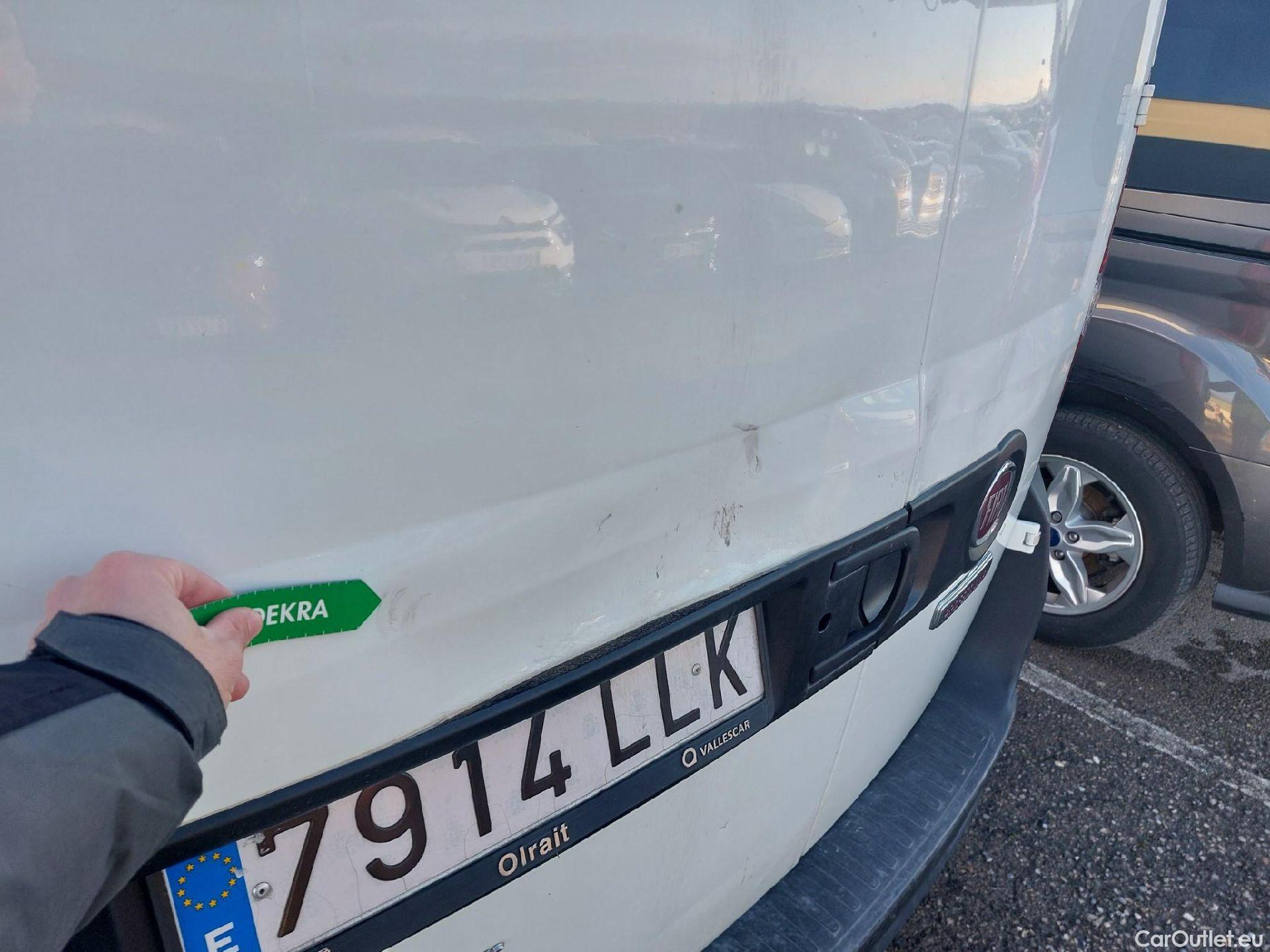  Fiat  Doblo FIAT Doblò Cargo/2015/4P/furgón derivado de turismo Cargo SX 1.3 Mjet 70 kW (95 CV) #32