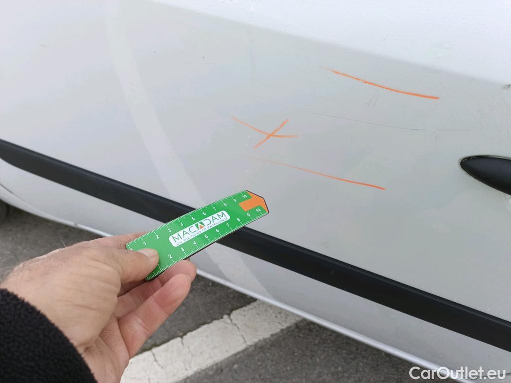  Renault  Kangoo RENAULT  Z.E./2013/3P/furgón derivado de turismo Z.E. #24