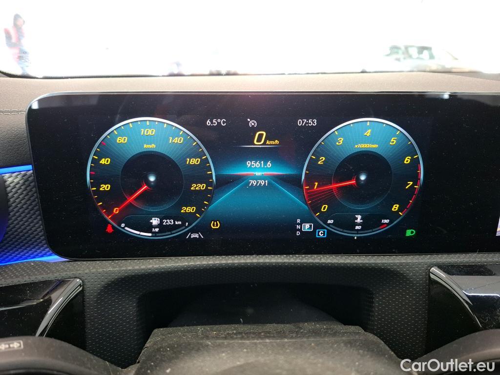  Mercedes  CLA-Klasse MERCEDES-BENZ CLA Coupe / 2019 / 4P / Coupé CLA 180 Progressive Line BA7 #62