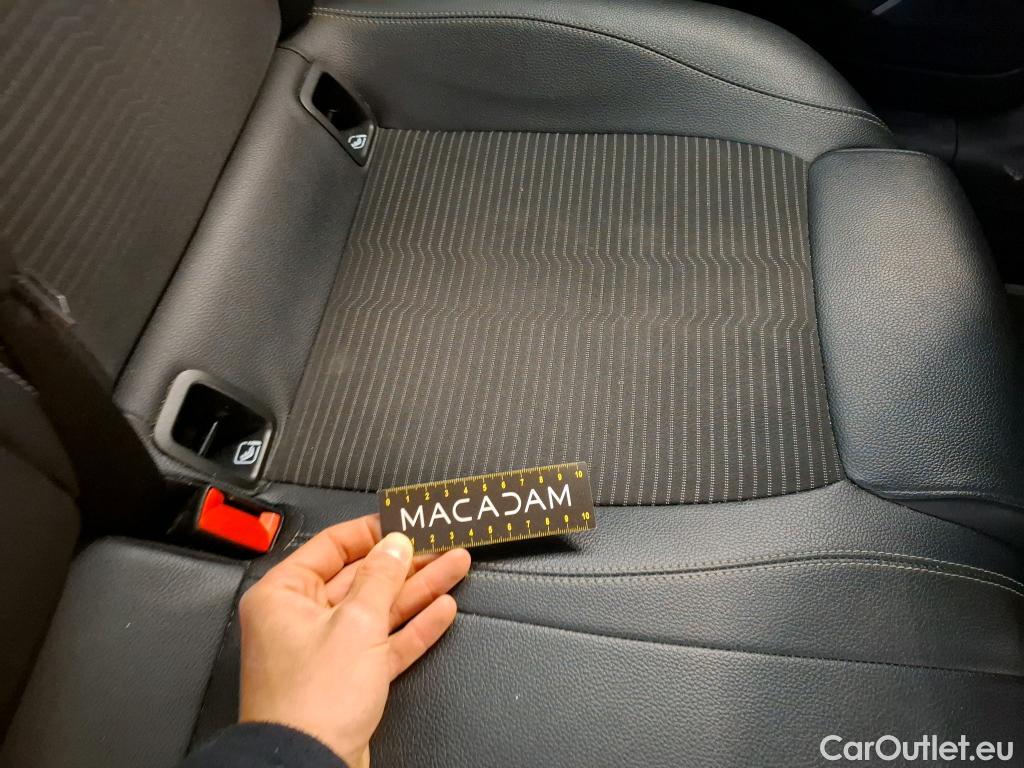  Mercedes  CLA-Klasse MERCEDES-BENZ CLA Coupe / 2019 / 4P / Coupé CLA 180 Progressive Line BA7 #56