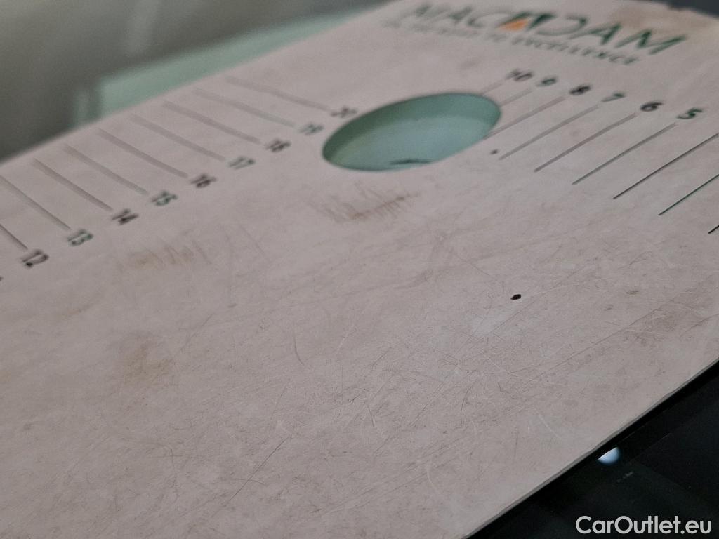  Mercedes  CLA-Klasse MERCEDES-BENZ CLA Coupe / 2019 / 4P / Coupé CLA 180 Progressive Line BA7 #3