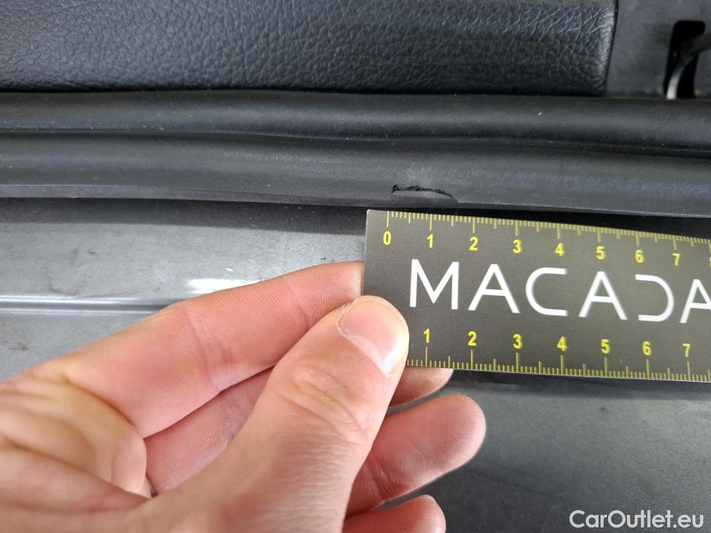  Mercedes  CLA-Klasse MERCEDES-BENZ CLA Coupe / 2019 / 4P / Coupé CLA 180 Progressive Line BA7 #34