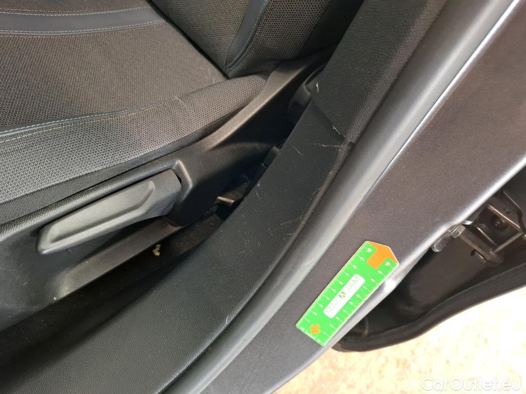  Peugeot  2008  Allure Business 1.2 PureTech 130CV BVA8 E6d #48