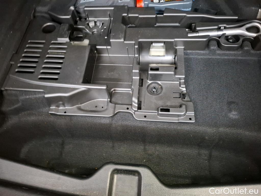  Mercedes  CLA-Klasse MERCEDES-BENZ CLA Coupe / 2019 / 4P / Coupé CLA 180 Progressive Line BA7 #42