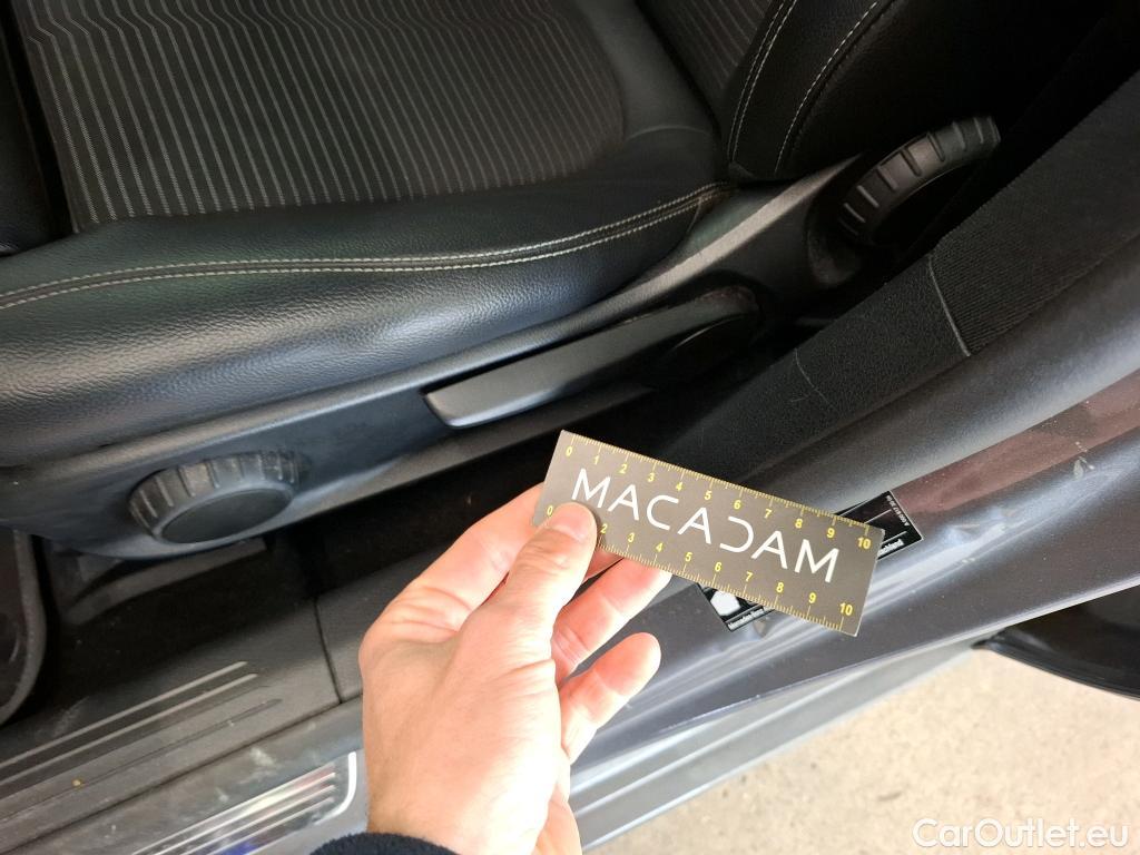  Mercedes  CLA-Klasse MERCEDES-BENZ CLA Coupe / 2019 / 4P / Coupé CLA 180 Progressive Line BA7 #35