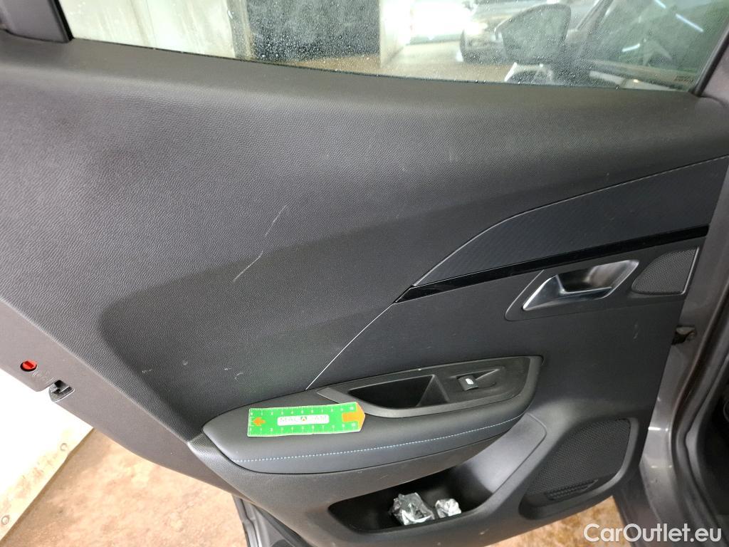  Peugeot  2008  Allure Business 1.2 PureTech 130CV BVA8 E6d #40