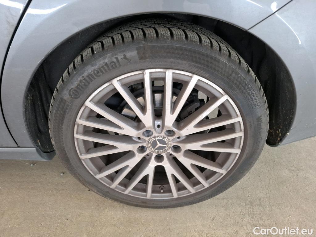  Mercedes  CLA-Klasse MERCEDES-BENZ CLA Coupe / 2019 / 4P / Coupé CLA 180 Progressive Line BA7 #50