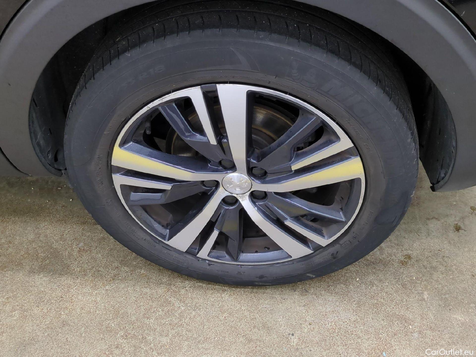  Peugeot  5008  Allure 1.2 PureTech 130CV BVM6 E6dT #16