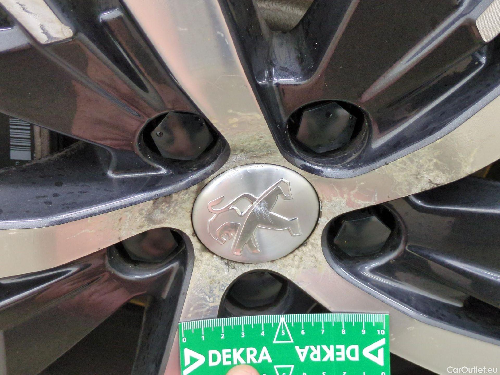  Peugeot  5008  Allure 1.2 PureTech 130CV BVM6 E6dT #19