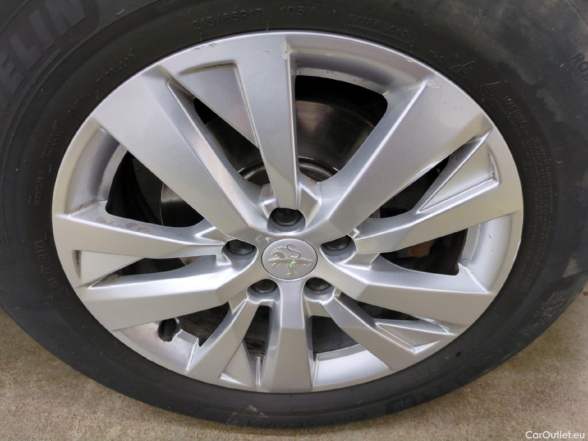  Peugeot  3008  Active Business 1.2 PureTech 130CV BVA8 E6d #9