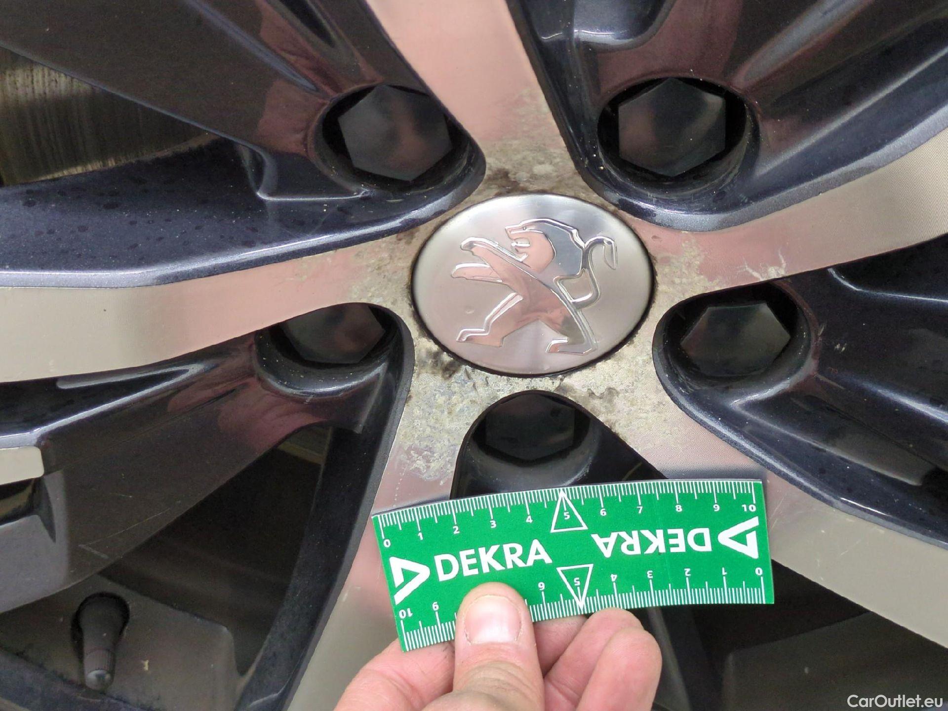  Peugeot  5008  Allure 1.2 PureTech 130CV BVM6 E6dT #22