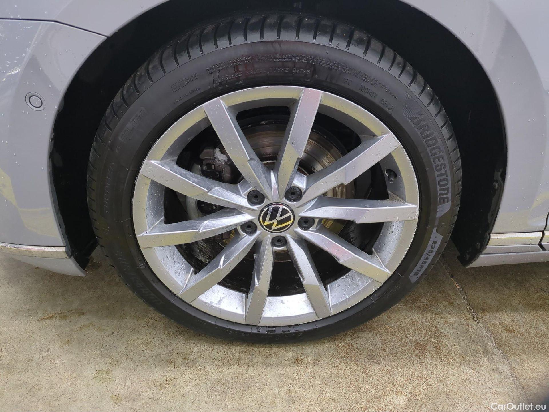  Volkswagen  Passat VOLKSWAGEN  SW / 2019 / 5P / Break 2.0 TDI 150 SCR DSG7 SW LOUNGE #2