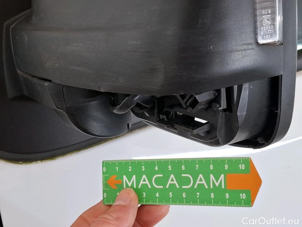  Renault  Trafic  III Fourgon L2H1 3T Confort 2.0 dCi 130CV BVM6 E6d #40