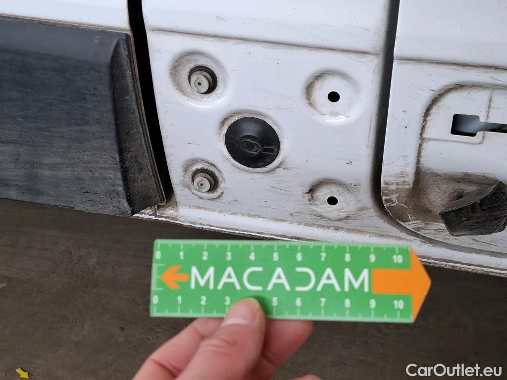  Renault  Trafic  III Fourgon L2H1 3T Confort 2.0 dCi 130CV BVM6 E6d #38