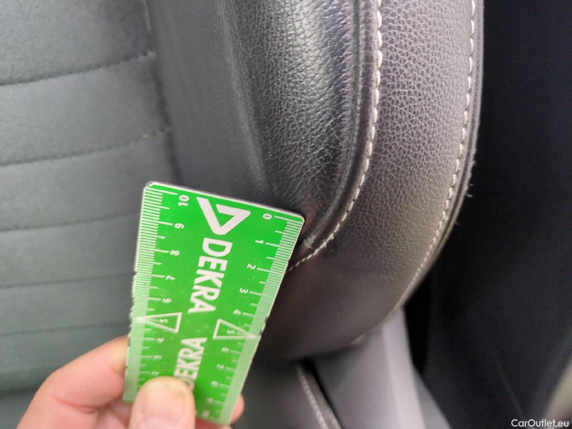  Volkswagen  Passat VOLKSWAGEN  SW / 2019 / 5P / Break 2.0 TDI 150 SCR DSG7 SW LOUNGE #19