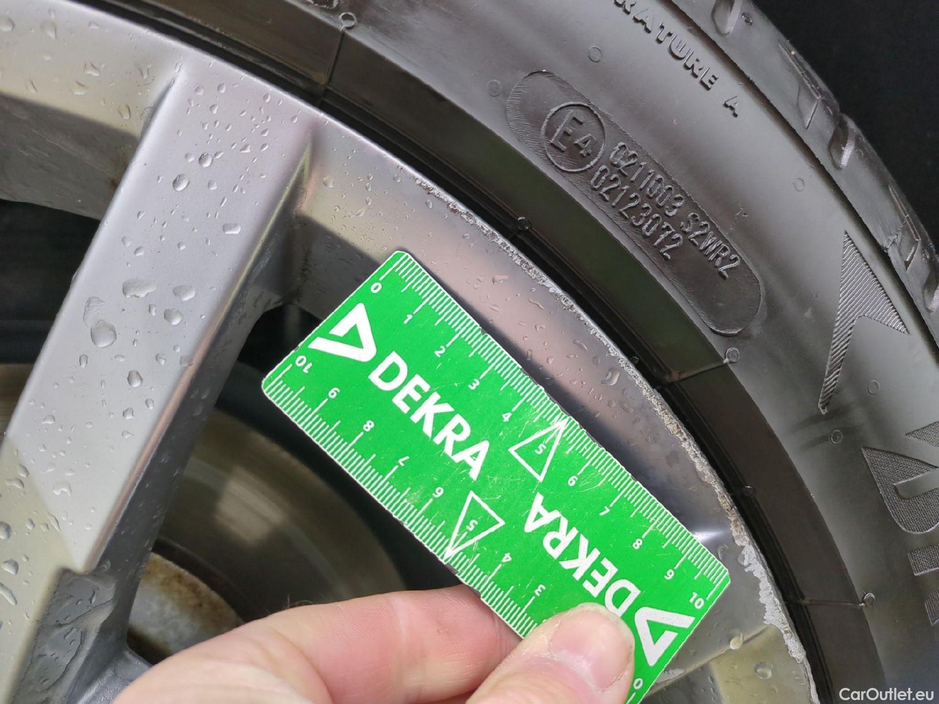  Volkswagen  Passat VOLKSWAGEN  SW / 2019 / 5P / Break 2.0 TDI 150 SCR DSG7 SW LOUNGE #5