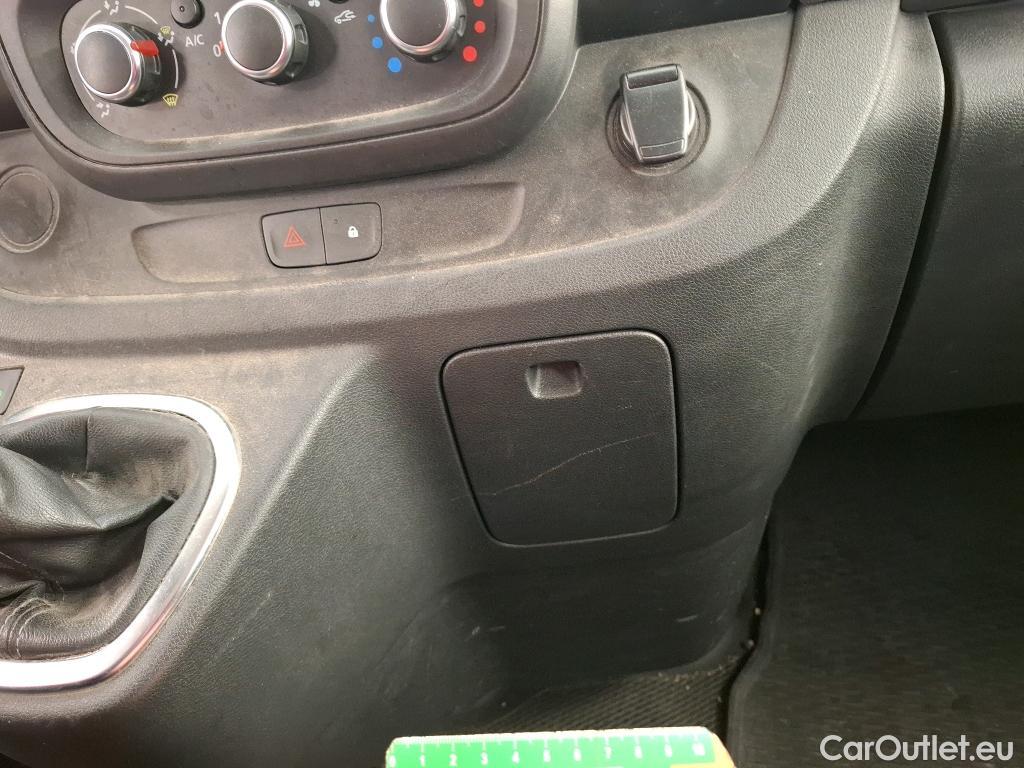  Renault  Trafic RENAULT  / 2019 / 4P / Fourgon tole NV FG GCF L1H1 1000 dCi 120 #14