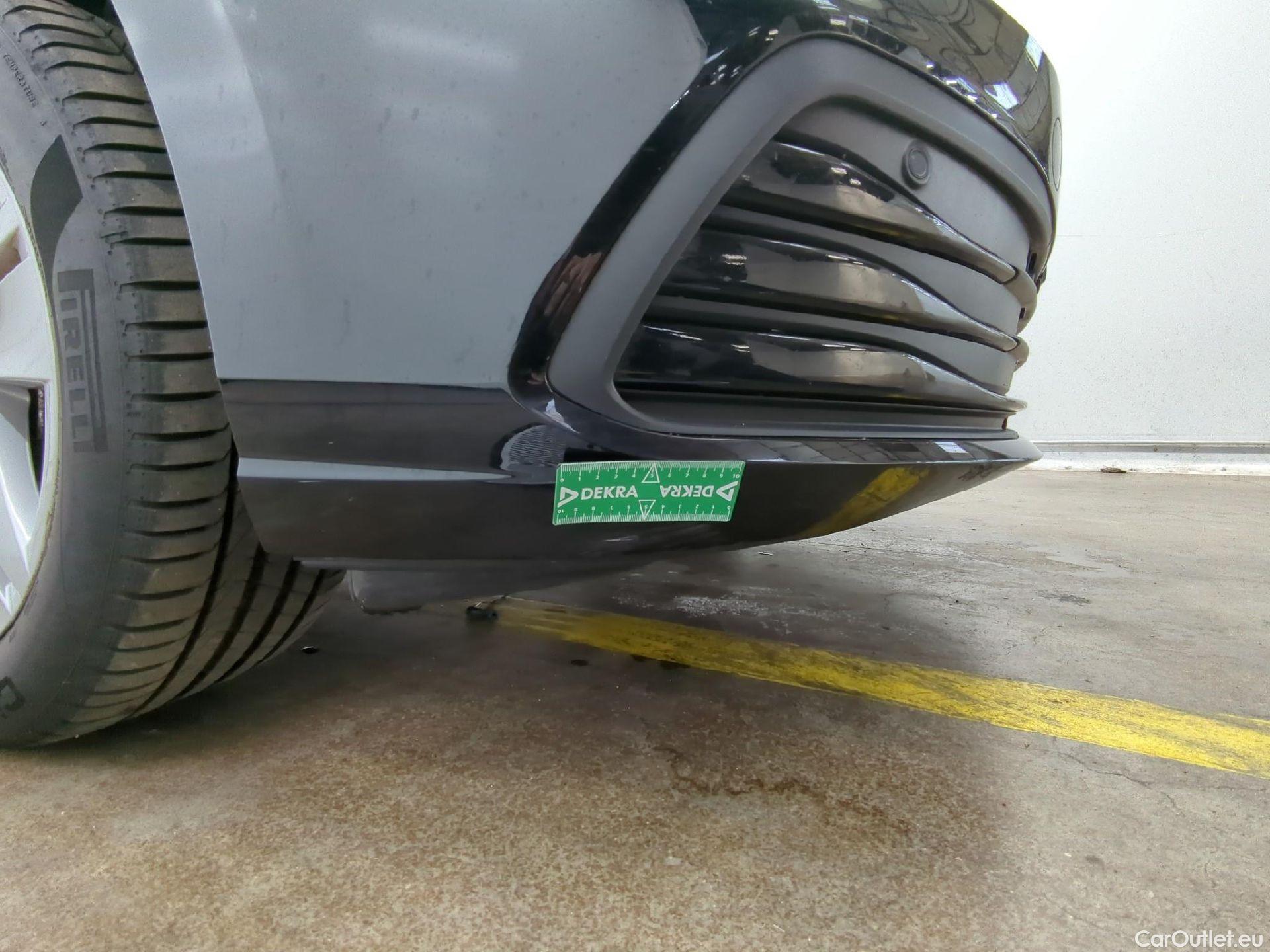  Volkswagen  Golf  VOLKSWAGEN / 2020 / 5P / Berline 2.0 TDI SCR 115 BVM6 Life Busi 1st #4