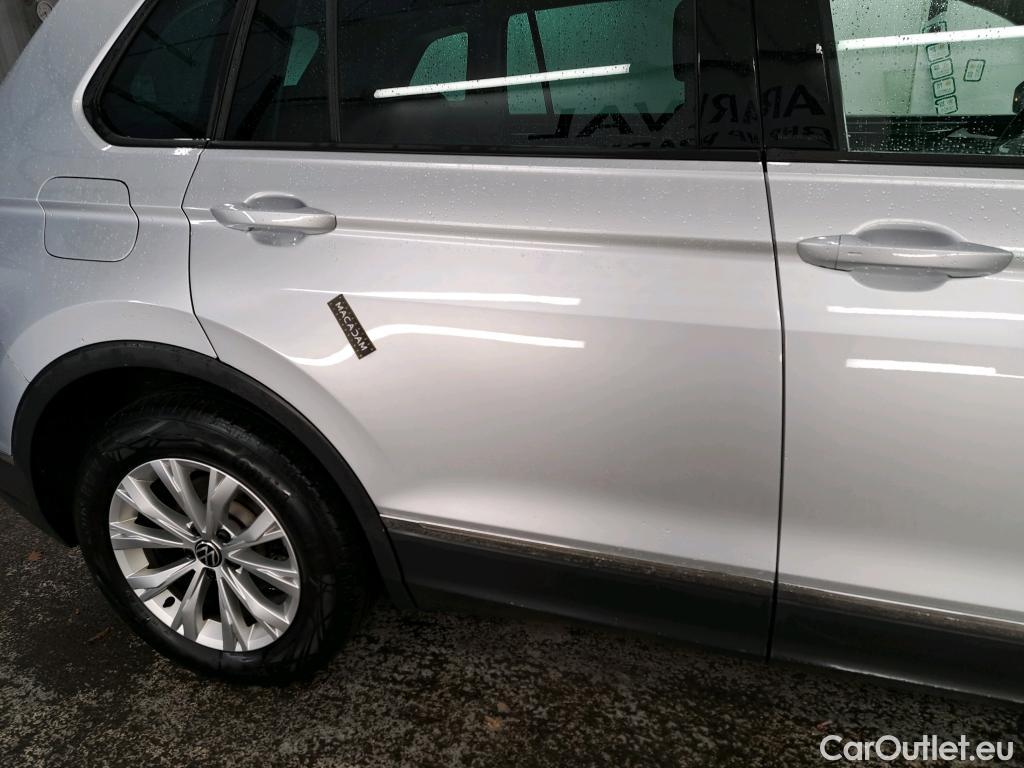  Volkswagen  Tiguan VOLKSWAGEN  / 2020 / 5P / SUV 2.0 TDI 150 DSG7 Life Business #1