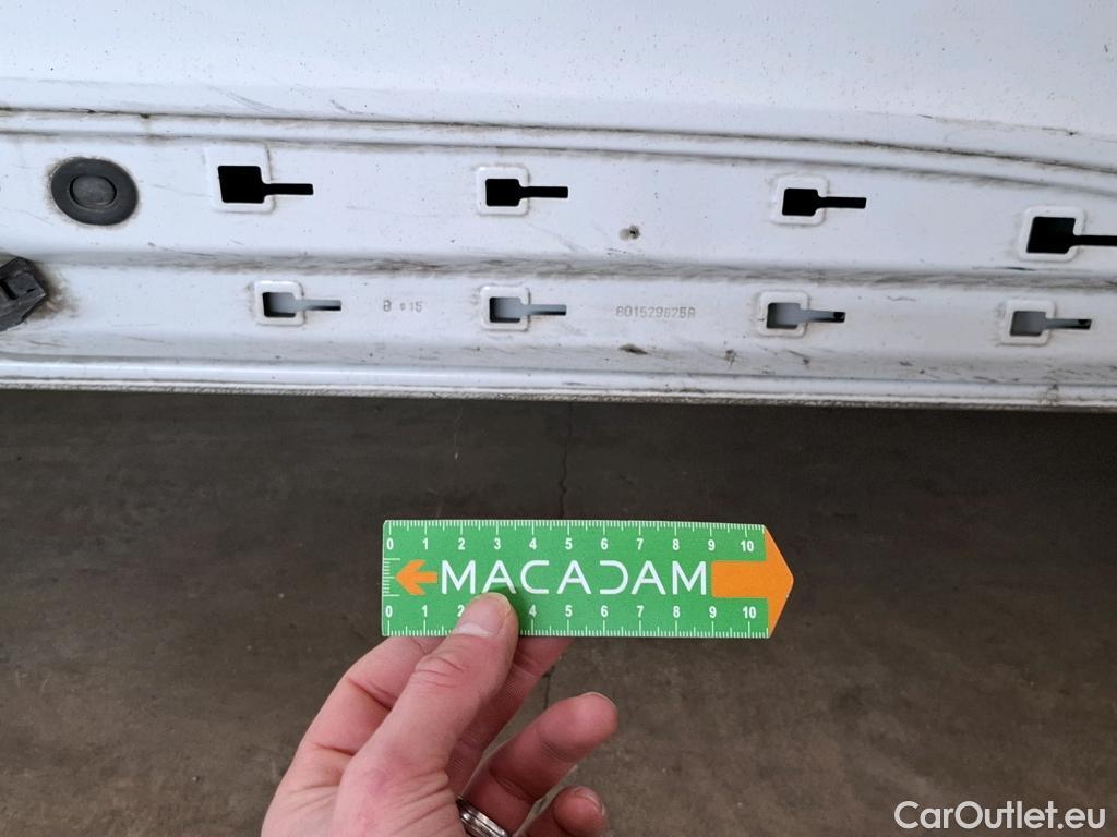  Renault  Trafic  III Fourgon L2H1 3T Confort 2.0 dCi 130CV BVM6 E6d #18