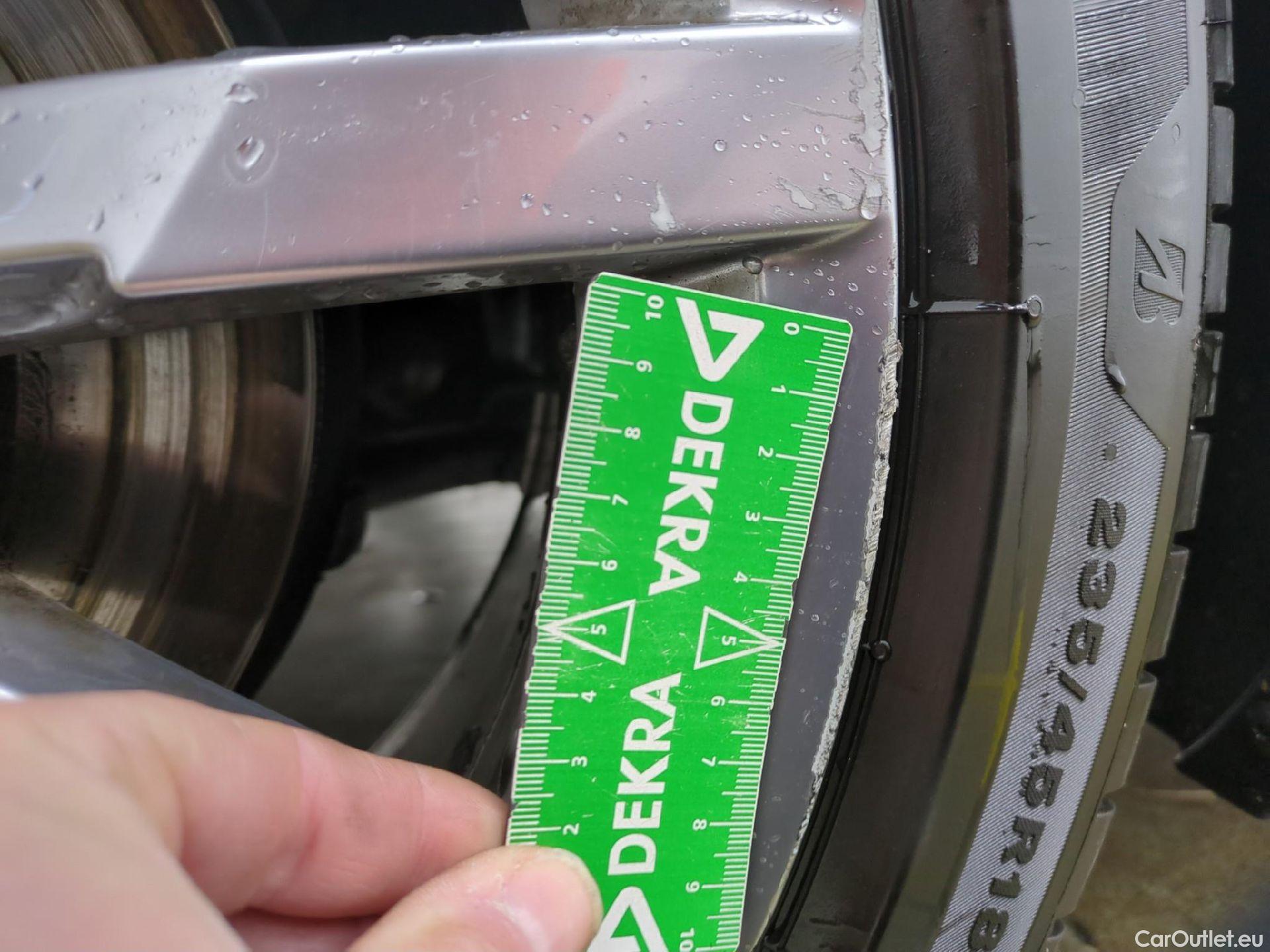  Volkswagen  Passat VOLKSWAGEN  SW / 2019 / 5P / Break 2.0 TDI 150 SCR DSG7 SW LOUNGE #3